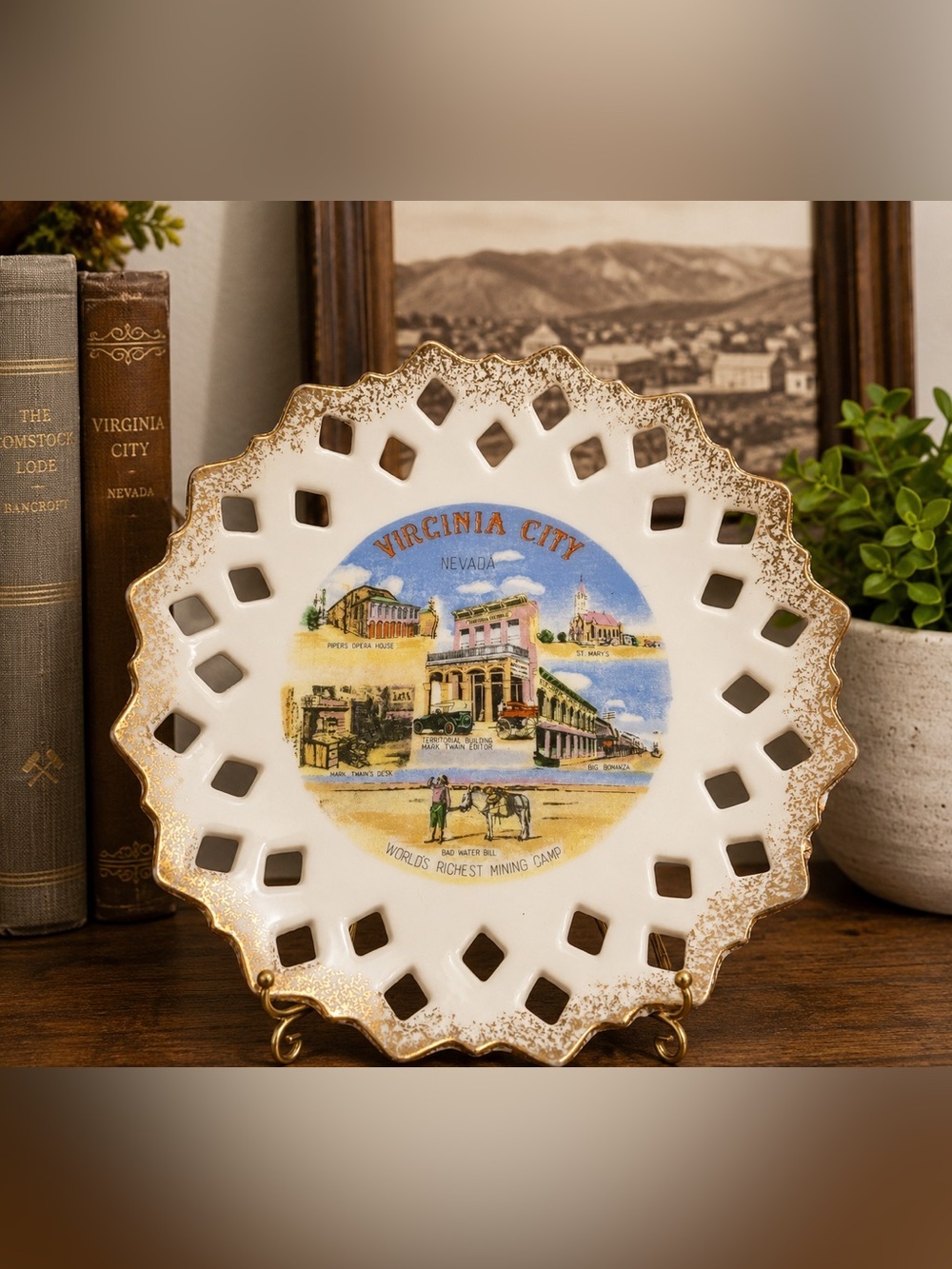 Vintage Virginia City Nevada Souvenir Plate Gold Trim Landmark Collector - Picture 1 of 4